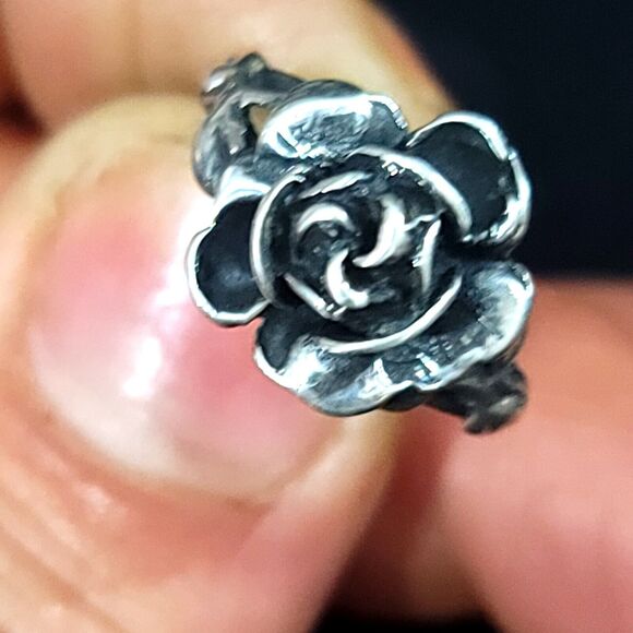 Sterling Silver Detailed Rose Ring Size 5 - Picture 1 of 7